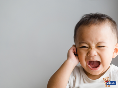 Problèmes d'otites, de maux d'oreilles des enfants.